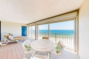 Dining - Beachfront condo with private beach access, hot tub, tennis court & pools (Orange Beach)