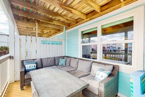 Terrace/patio - Gulf-view condo with pool, balcony, & central AC - walk 50 feet to deeded beach (Gulf Shores)