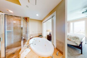 Shower, hair dryer, towels - Spacious Coastal Gem With Fast WiFi, Gulf Views, Private Balcony & Full Kitchen (Gulf Shores)