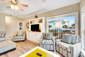 TV, DVD player - Gorgeous Beachfront House with Private Balcony, Free WiFi & Central AC (Gulf Shores)