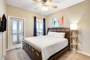 6 bedrooms, WiFi, bed sheets - Gorgeous Beachfront House with Private Balcony, Free WiFi & Central AC (Gulf Shores)