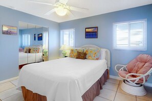 1 bedroom, Internet, bed sheets - Beautiful home steps from beach with pool & central AC (Gulf Shores)