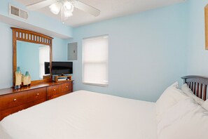 2 bedrooms, Internet, bed sheets - Gorgeous Condo in Beachfront Location w/Shared Pool, Central AC, Free WiFi (Gulf Shores)