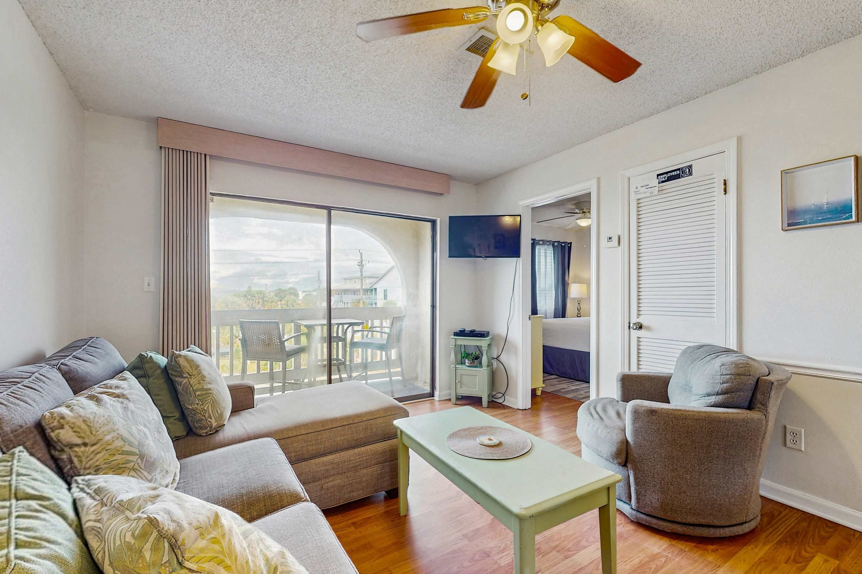 テレビ、書斎 / ワークスペース