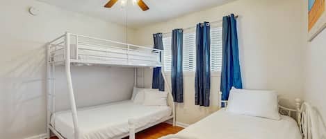 2 Schlafzimmer, BĂŒgeleisen/BĂŒgelbrett, WLAN, BettwĂ€sche