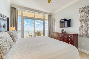 4 bedrooms, iron/ironing board, WiFi, bed sheets - Gulf-front condo with panoramic views, balcony & shared pool, hot tub, gym (Gulf Shores)