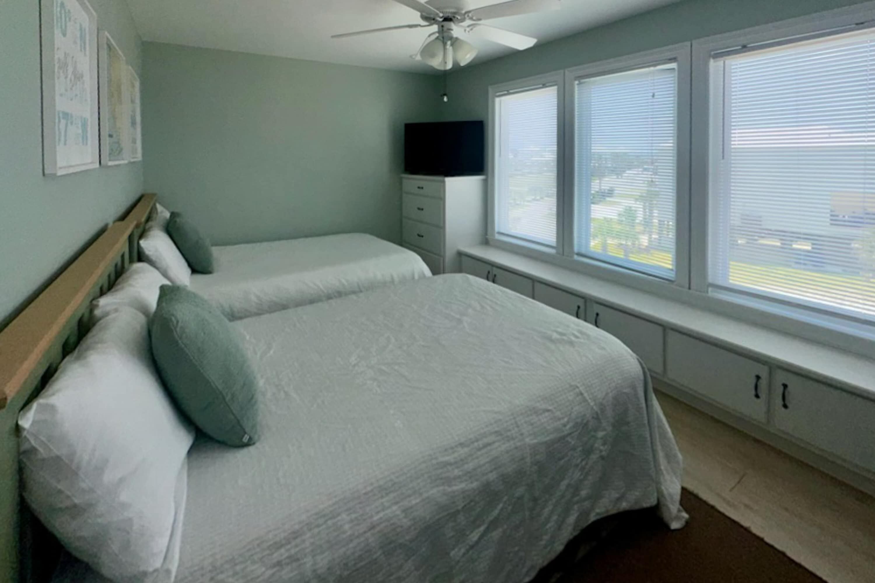 3 bedrooms, WiFi, bed sheets