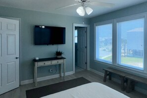 3 bedrooms, WiFi, bed sheets - Coastal duplex w multi-levels, shared pool and close to beach (Gulf Shores)