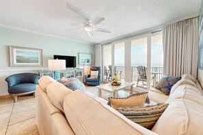 TV, DVD player - Gulf-front condo with breathtaking views, pool (Orange Beach)