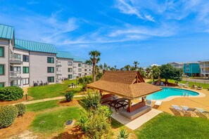 Pool - Pool view studio with onsite sauna, beach access, and pickleball courts (Gulf Shores)