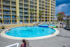 Pool - Dreamy beach condo with water views, balcony, pool & beach access (Orange Beach)