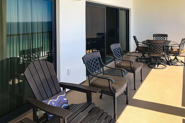 Outdoor dining - Ninth-Floor Condo in Beachfront Resort with Free WiFi, Shared Pool, Tennis Court (Orange Beach)