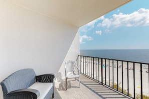 Property grounds - Amazing Seventh-Floor Condo in Beachfront Resort with Free WiFi, Shared Pool (Orange Beach)