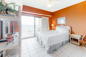 2 bedrooms, Internet, bed sheets - Amazing Seventh-Floor Condo in Beachfront Resort with Free WiFi, Shared Pool (Orange Beach)