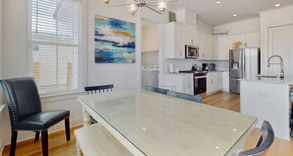 Sunny coastal getaway with shared pool, firepit, putting green & short beach walk
