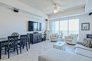 TV, DVD player, stereo - Clean & spacious Canalfront condo with pool & hot tub on-site, gorgeous sunsets (Orange Beach)