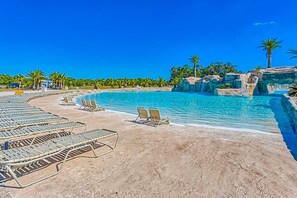 Pool - Amazing riverfront condo with pool, hot tub, balcony, & washer/dryer (Orange Beach)