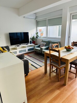 Living area - Cozy apartment with outdoor space. (Lisboa)