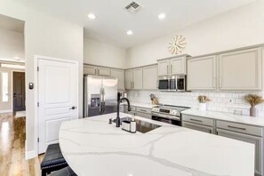 Paper towels - Surprise Getaway with Heated Pool Included! Close to Spring Training and Golf! (Surprise)