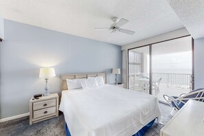 3 bedrooms, iron/ironing board, Internet, bed sheets - Fun, beachy condo in Gulf-front complex with pool & tennis court (Orange Beach)