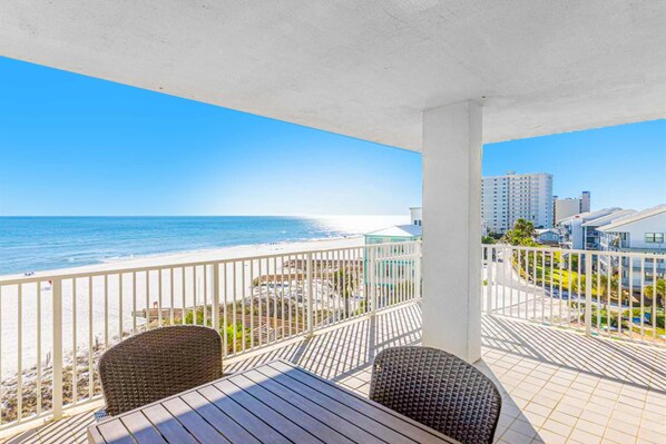 Property grounds - Beachfront condo with pool, tennis court, hot tub & central AC (Orange Beach)