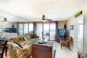 TV, DVD player - Fantastic home in beachfront complex with Gulf-side pool, sauna & WiFi (Orange Beach)
