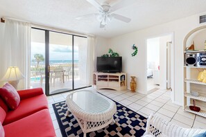 TV, offices - Gorgeous home in beachfront complex with pool, tennis court & WiFi (Orange Beach)