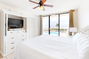 2 bedrooms, iron/ironing board, Internet, bed sheets - Gorgeous home in beachfront complex with pool, tennis court & WiFi (Orange Beach)
