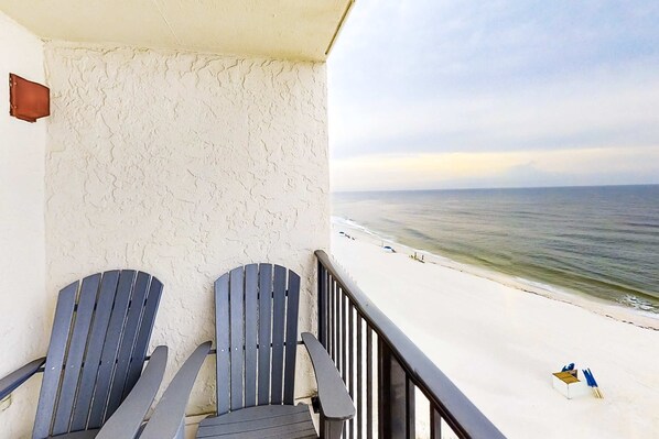 Property grounds - Beachfront Condo with Gulf View, Balcony, WiFi, AC & Shared Pools (Orange Beach)