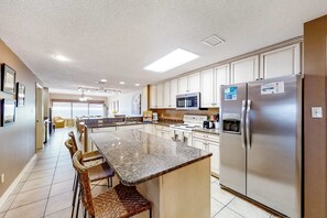 Fridge, microwave, oven, stovetop - Gulf-Front Corner Condo w/Balcony, Shared Indoor/Outdoor Pool, Sauna, Free WiFi (Orange Beach)