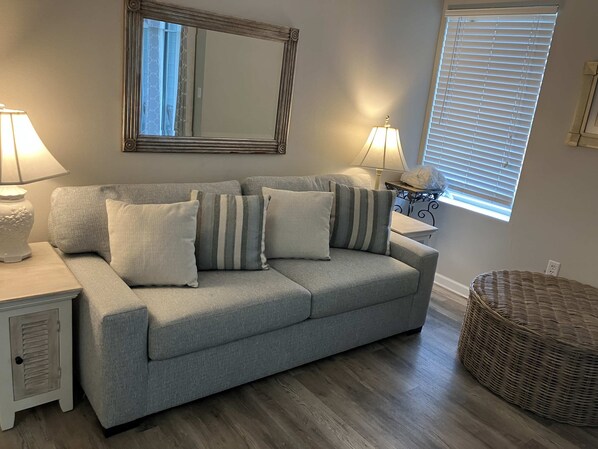 TV, DVD player, offices - Convenient condo w/ private balcony, beach views, shared pool & AC (Orange Beach)