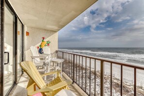 Property grounds - Gulf front condo with great views, shared pools & beach access (Orange Beach)
