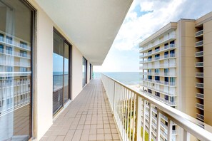 Property grounds - Large beachfront condo with views from private balcony and shared hot tub & pool (Orange Beach)
