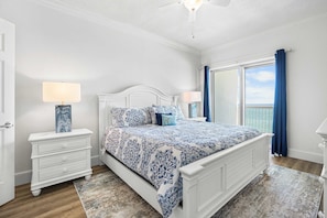 4 bedrooms, iron/ironing board, WiFi, bed sheets - Gulf front condo with pool, beach access, and wrap around balcony (Orange Beach)
