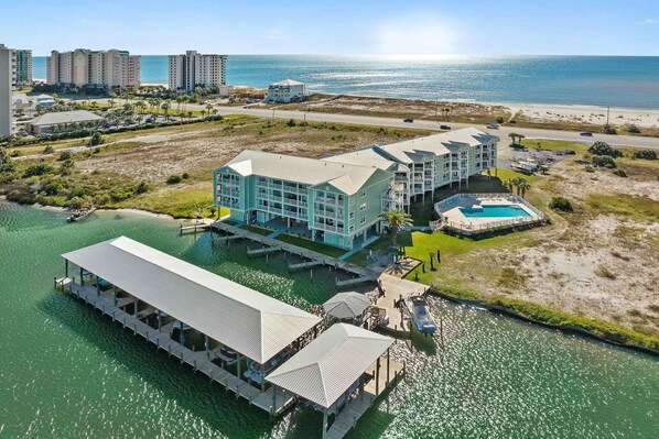 Exterior - Waterfront, gulf view condo by beach with pool, dock & balcony (Orange Beach)