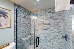 Shower, hair dryer, towels - Riverside condo with pool, covered balcony, & easy beach access (Orange Beach)