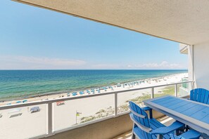 Property grounds - Beachfront corner condo with Gulf-view balcony, pool & beach access (Orange Beach)