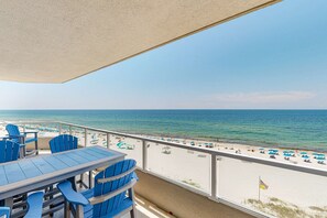 Property grounds - Beachfront corner condo with Gulf-view balcony, pool & beach access (Orange Beach)