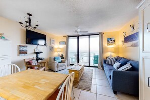TV, offices - Seaside escape with balcony, WiFi, pools, tennis, steam room, & gym (Orange Beach)