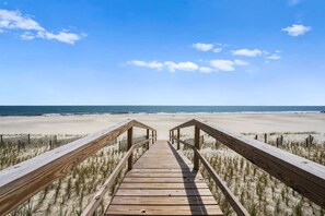 On the beach - Gulf front home with private dune walk over, internet, & washer & dryer (Dauphin Island)