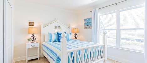 4 bedrooms, desk, iron/ironing board, WiFi