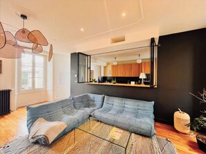 TV - Beautiful apartment in the heart of La Rochelle (La Rochelle)