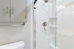 Shower, towels