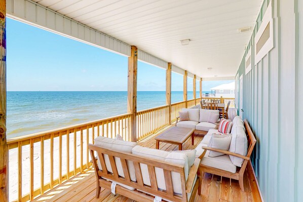 Property grounds - Beautiful beach house with Gulf views, covered deck, central AC, and free WiFi (Dauphin Island)