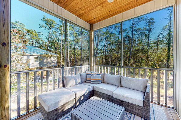 TV - Gorgeous new-build with boat parking, bunk room, WiFi, AC - dogs welcome (Dauphin Island)