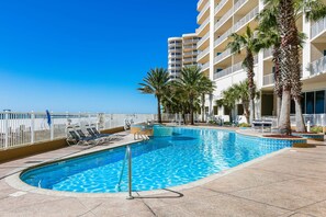 Pool - Oceanfront Condo w/Balcony, Free WiFi, Shared Pool, Gym,  and Sauna (Orange Beach)