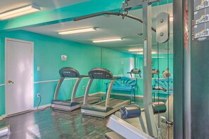 Fitness facility - Ideal beachside getaway on ground floor with 3 pools - walk 600' to sand (Orange Beach)