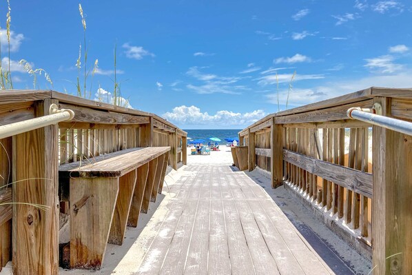 On the beach - Gulf Front Getaway w/ Free WiFi, Central A/C, Balcony, Shared Pool, Beach Access (Orange Beach)