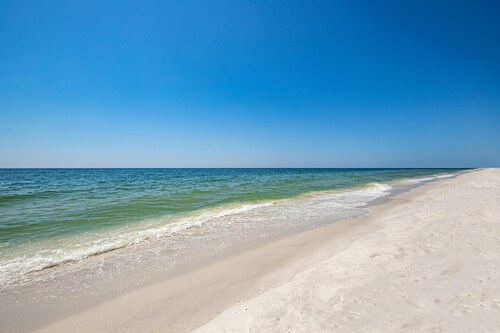 Second floor condo with free WiFi, Gulf views, central AC, and gated entrance