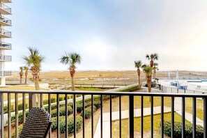 Property grounds - Ground floor, Gulf front condo with pools, hot tubs, tennis courts, and gym (Orange Beach)